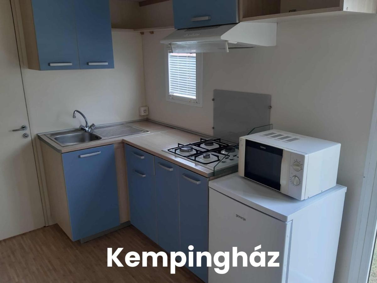 Apartament Szarszo Apartman Es Kempinghaz Balatonszarszo Zewnętrze zdjęcie