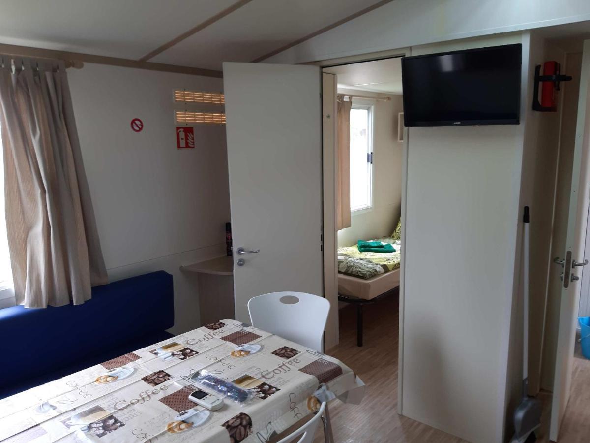 Apartament Szarszo Apartman Es Kempinghaz Balatonszarszo Zewnętrze zdjęcie