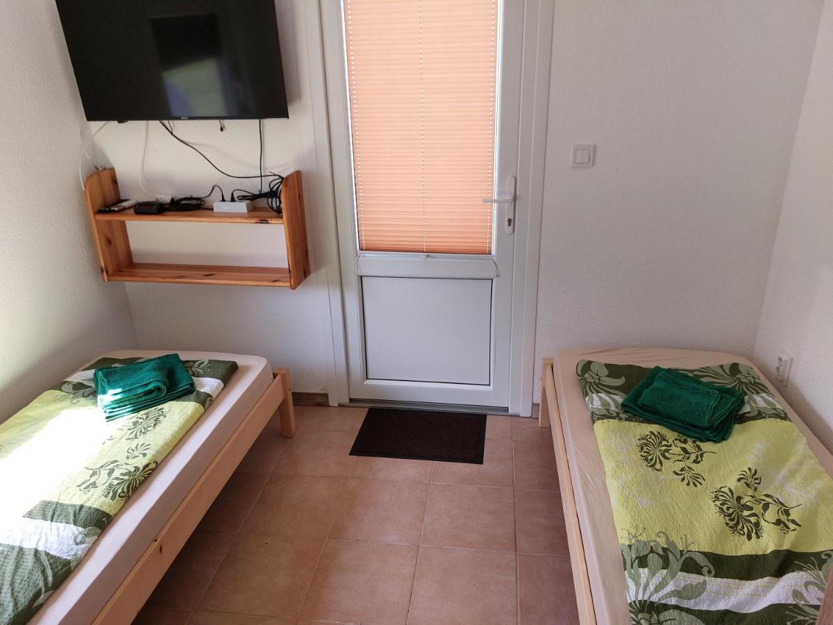 Apartament Szarszo Apartman Es Kempinghaz Balatonszarszo Zewnętrze zdjęcie